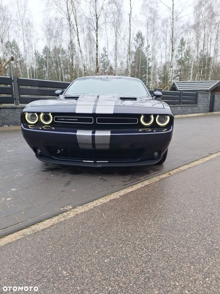Dodge Challenger - 9