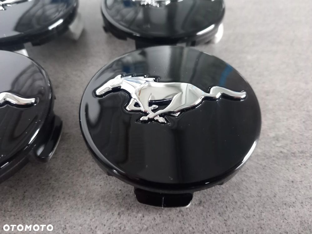 Nakładka środkowa - kołpak felgi z logo Ford Mustang - zaślepka alufelgi 2449776 - 1
