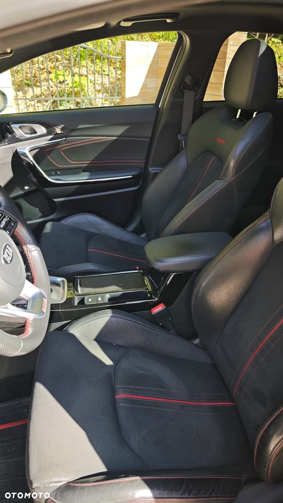 Kia ProCeed 1.6 T-GDI GT DCT - 29