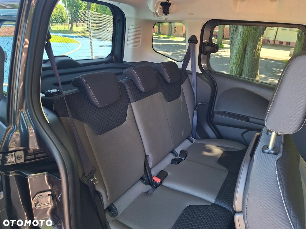 Ford Tourneo Courier 1.5 TDCi S&S Titanium - 11