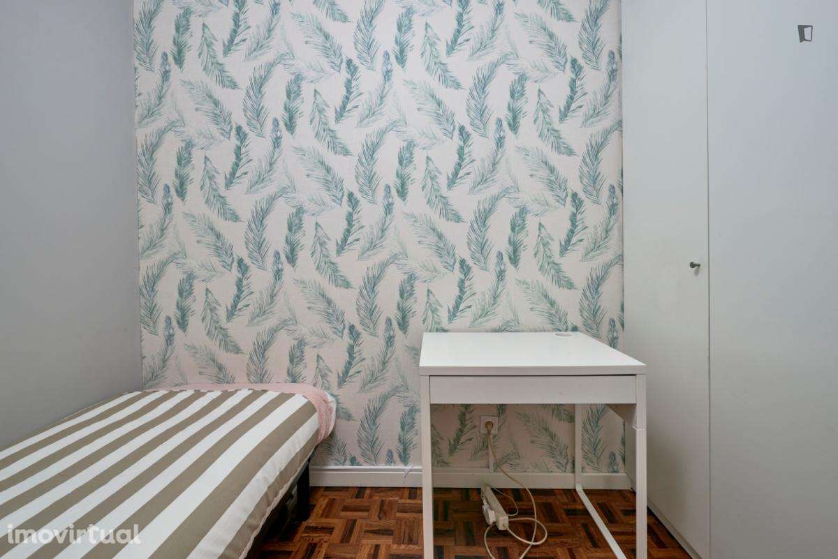Quarto - localizado em Benfica Lisbon - Grande imagem: 3/31