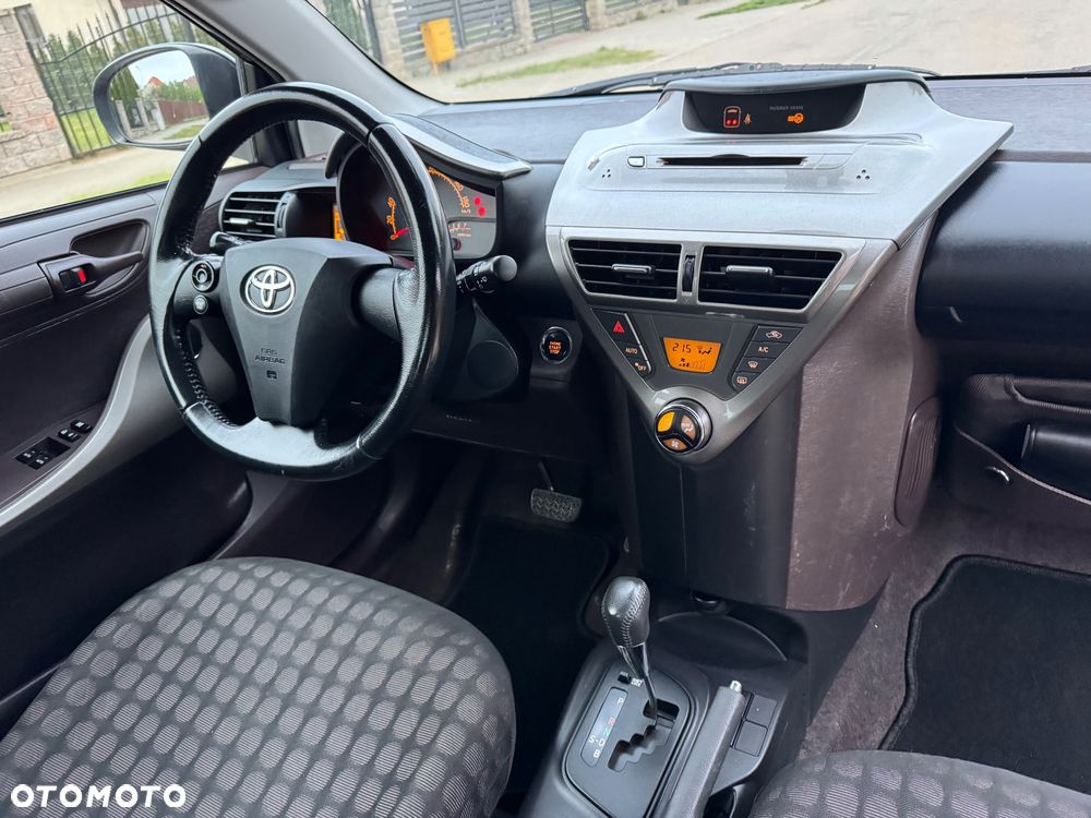 Toyota iQ 1.0 Multidrive + - 34