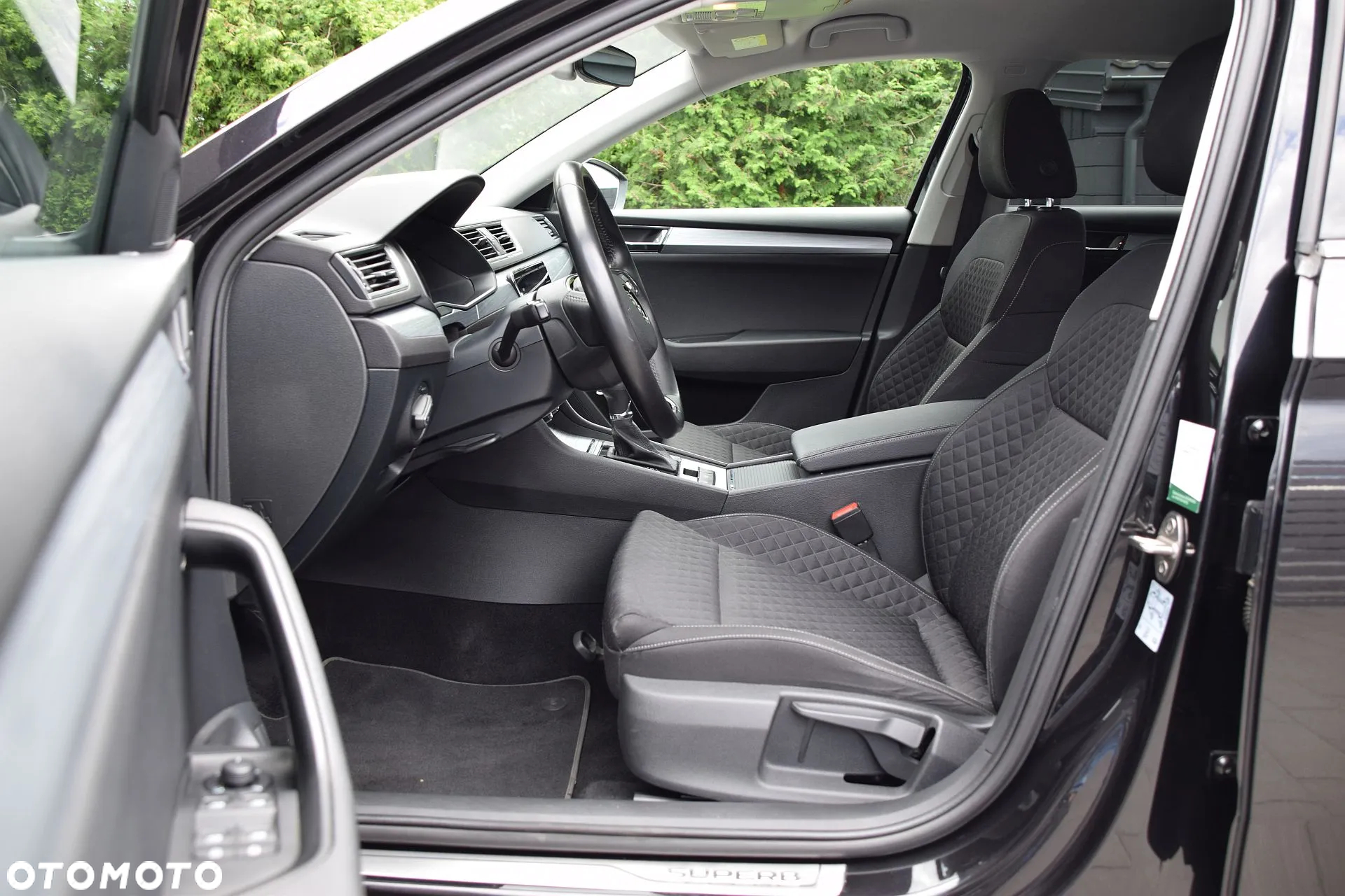 Skoda Superb 2.0 TDI SCR Ambition DSG - 21