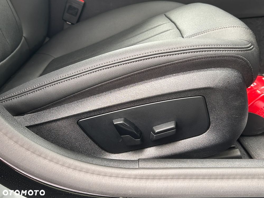 BMW Seria 5 520d xDrive MHEV - 20