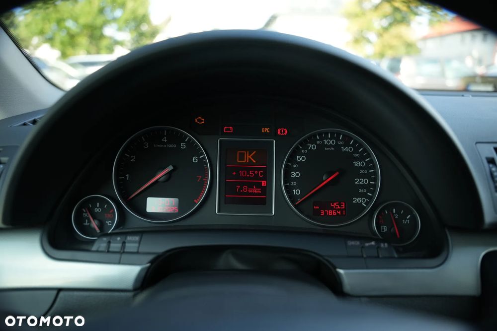 Audi A4 Avant 1.8T Quattro - 17