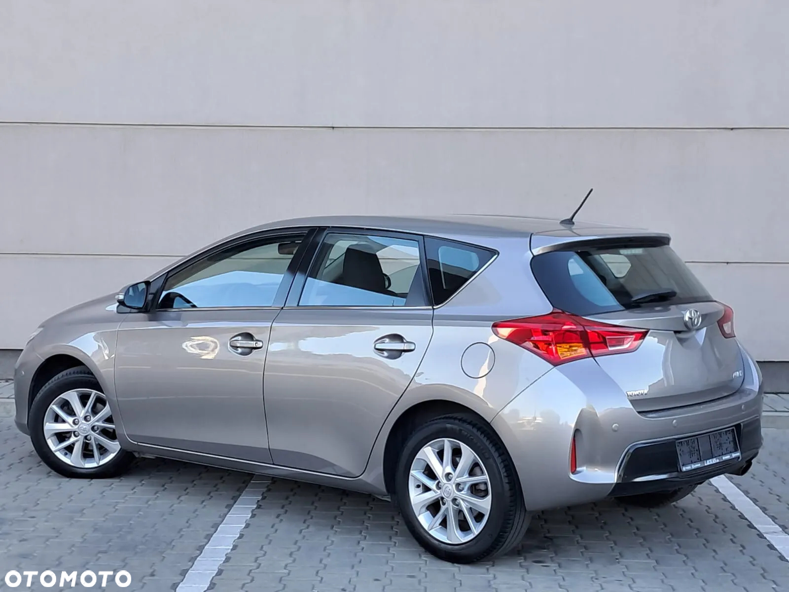 Toyota Auris 1.6 Valvematic START Edition - 11