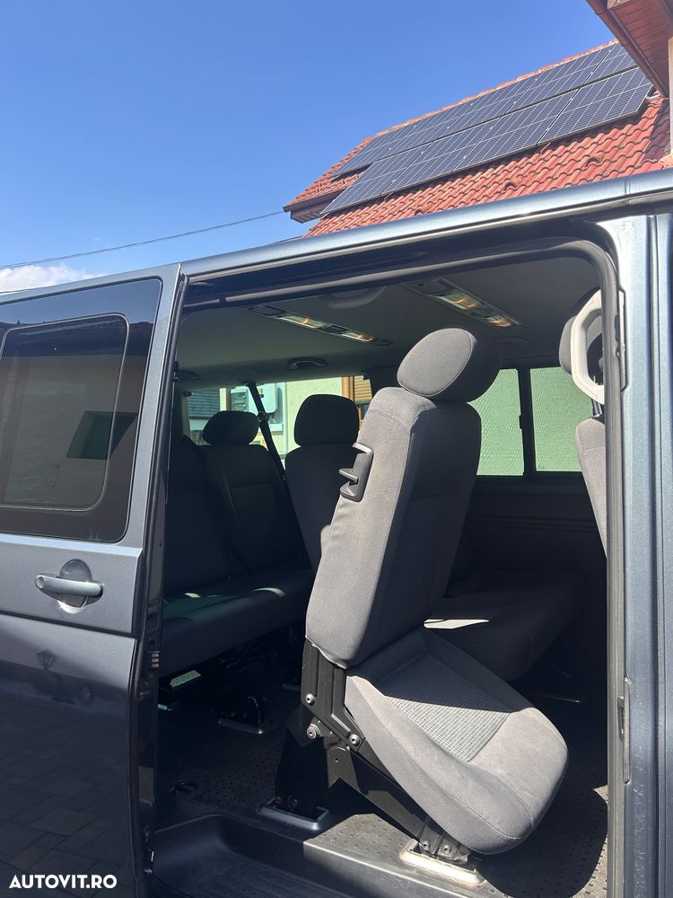 Volkswagen Caravelle - 9