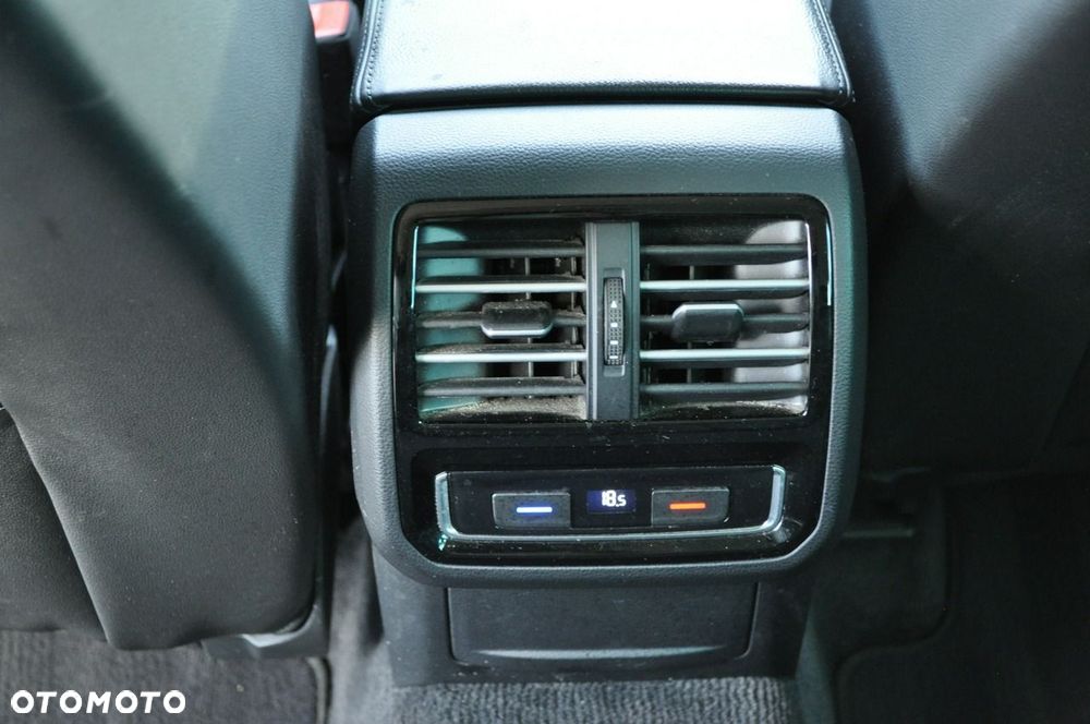 Volkswagen Passat - 21