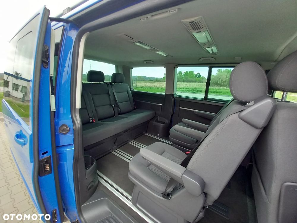 Volkswagen Multivan - 21