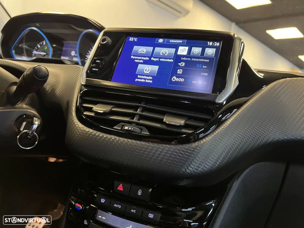 Peugeot 208 1.2 PureTech GT Line - 19