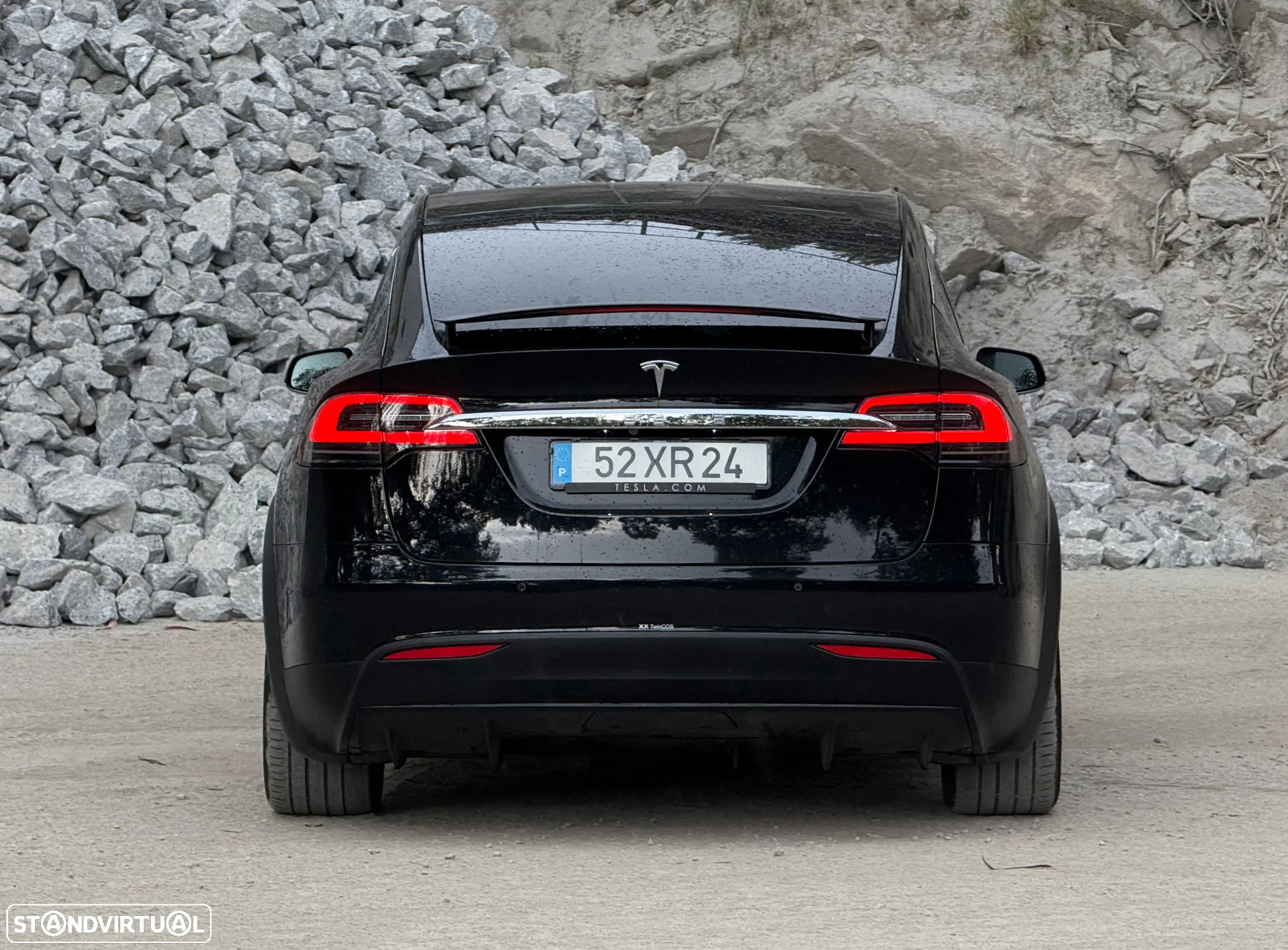 Tesla Model X - 5