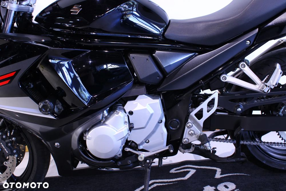 Suzuki GSX - 25