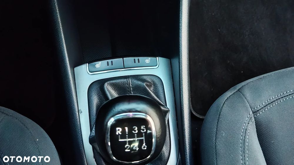 Kia Rio - 15