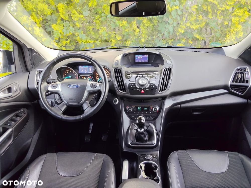 Ford Kuga 1.6 EcoBoost 2x4 Titanium - 7