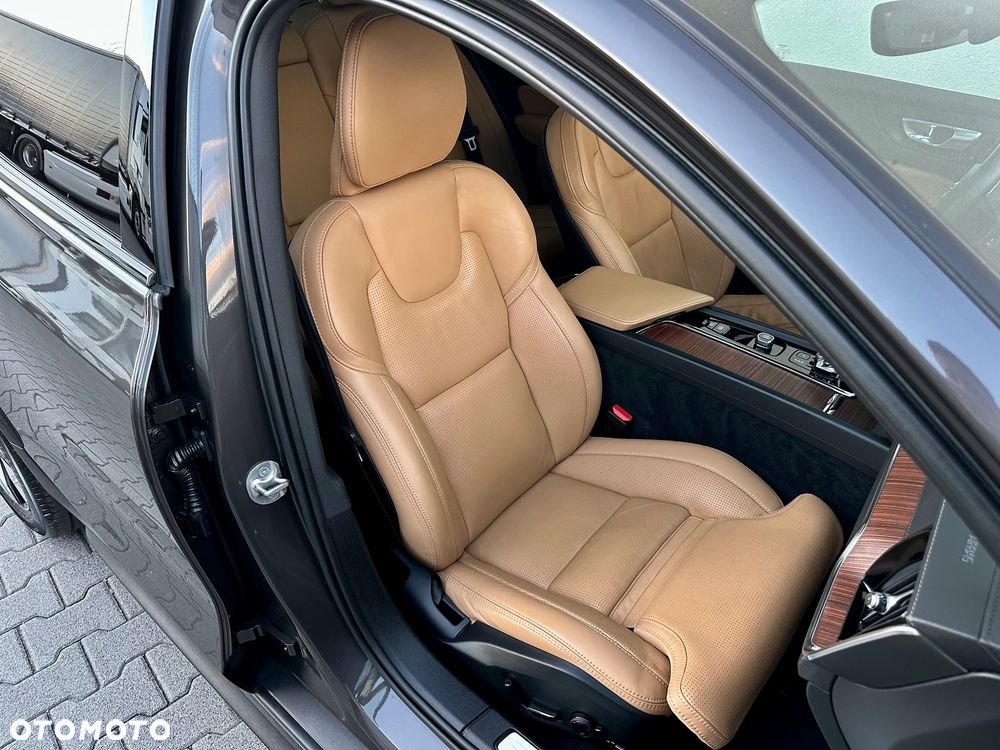 Volvo V60 Cross Country B4 D AWD Ultimate - 25