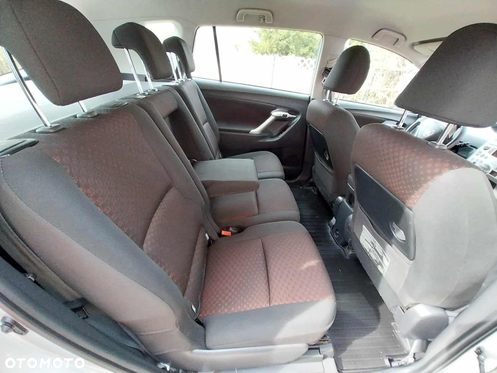 Toyota Verso 2.0 D-4D Sol plus - 32