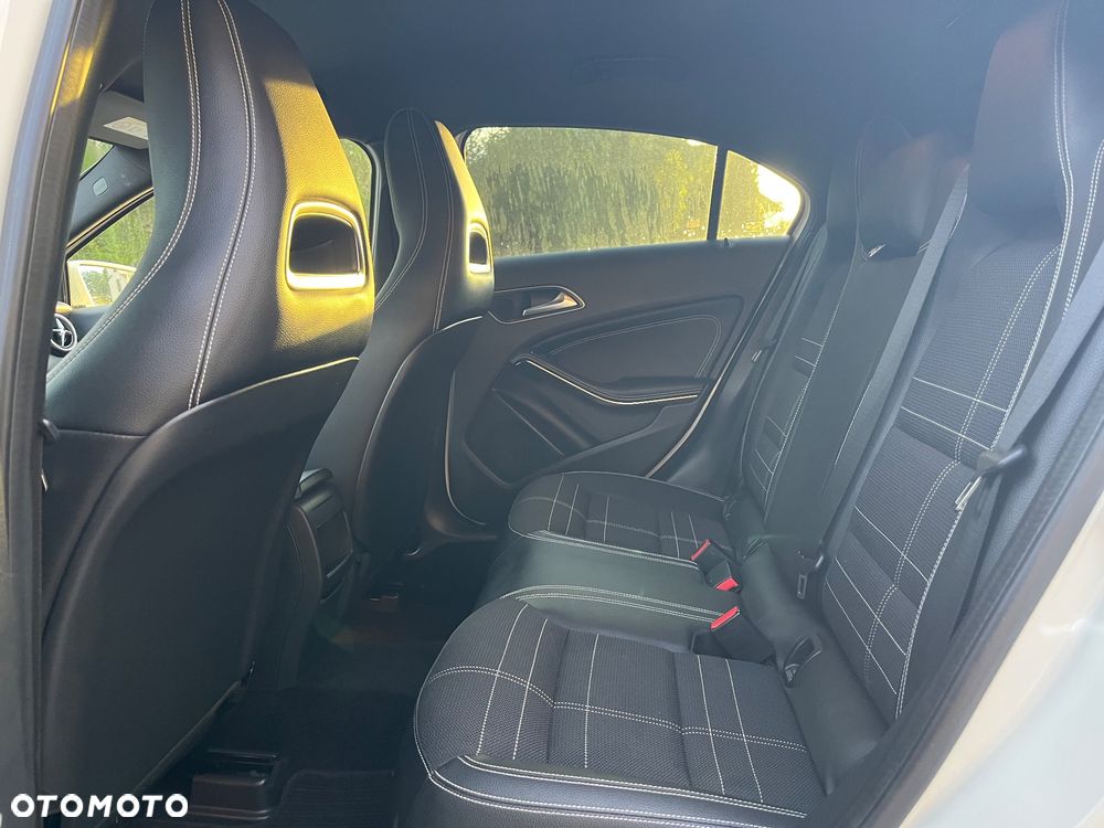 Mercedes-Benz Klasa A 200 CDI 4Matic 7G-DCT Style - 18