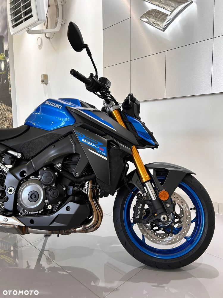 Suzuki GSX 1000 - 6