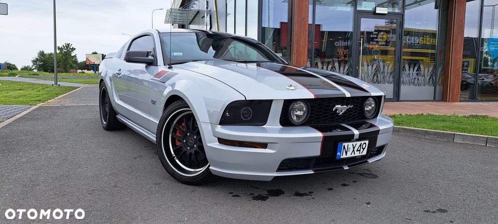 Ford Mustang - 1