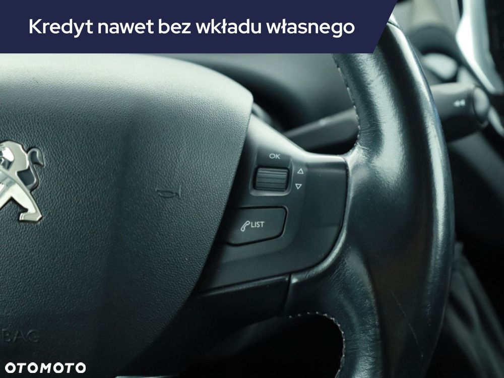 Peugeot 208 - 19