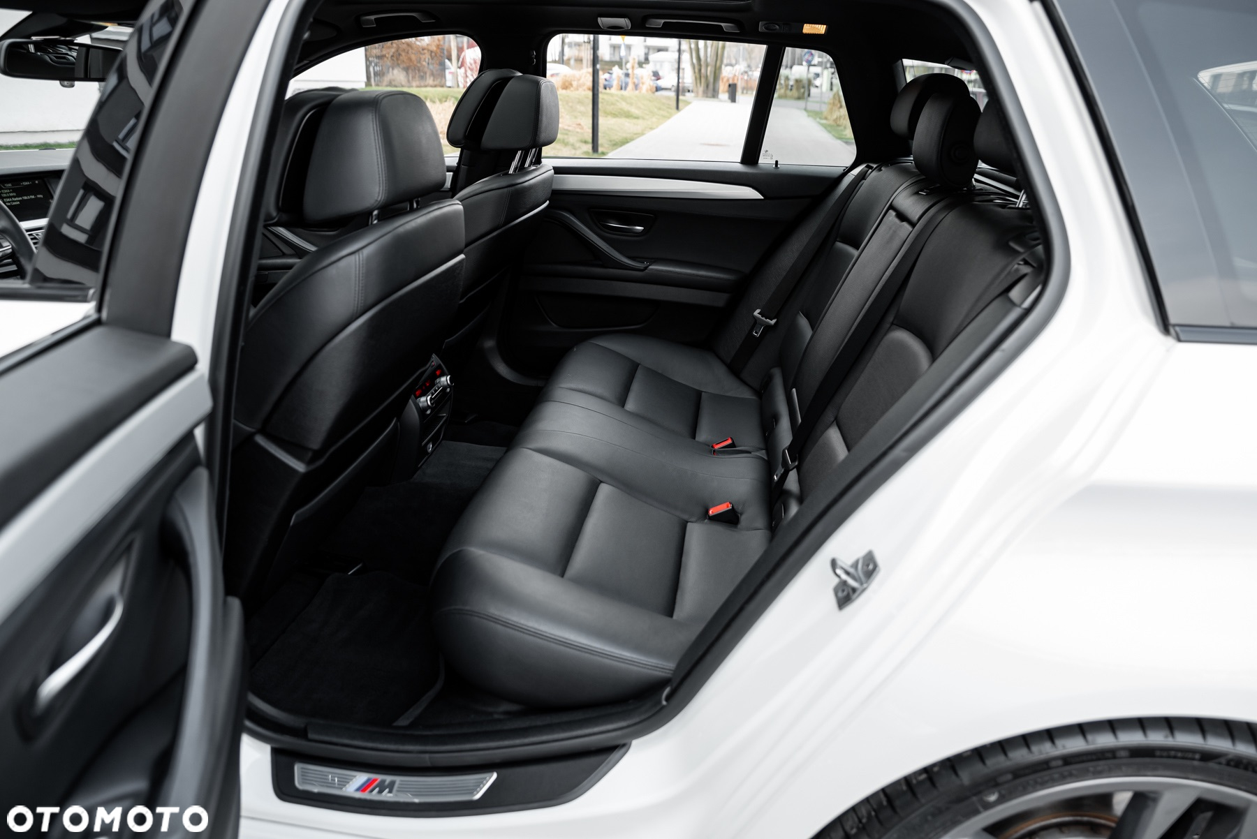 BMW Seria 5 M550d xDrive Touring Sport-Aut - 21