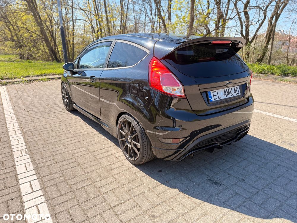 Ford Fiesta 1.6 EcoBoost ST - 12