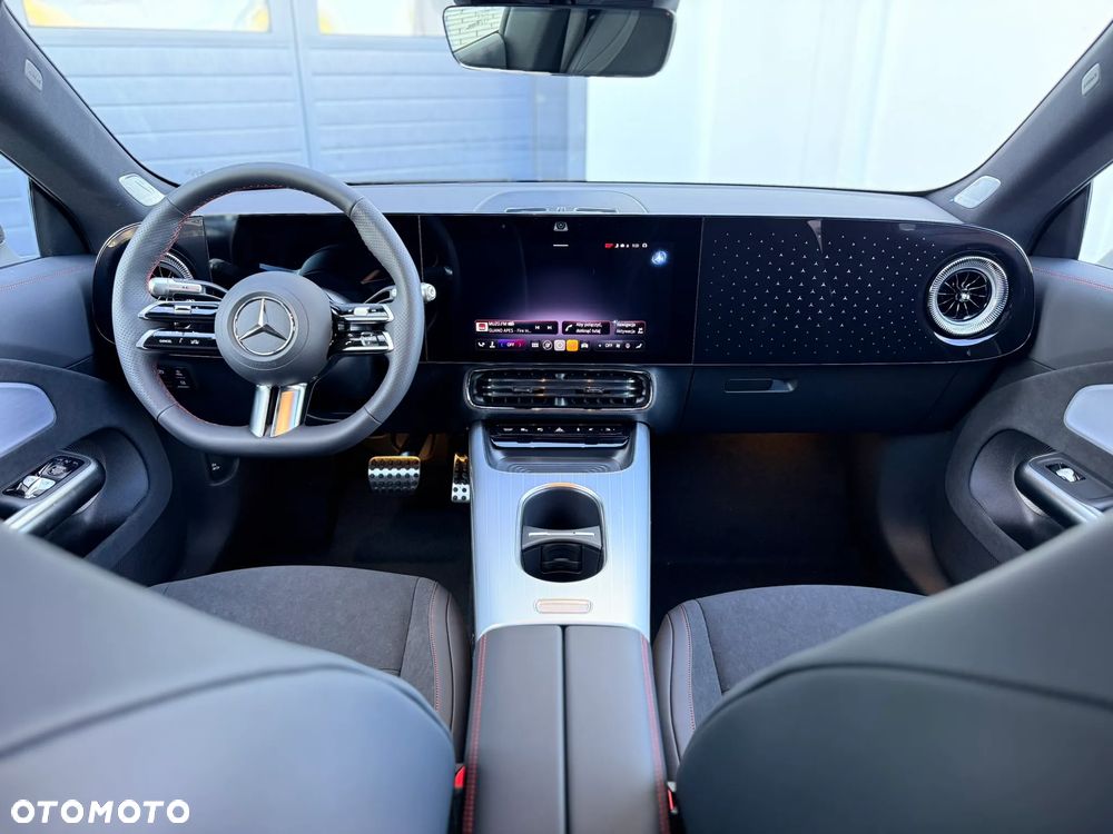 Mercedes-Benz CLA - 10