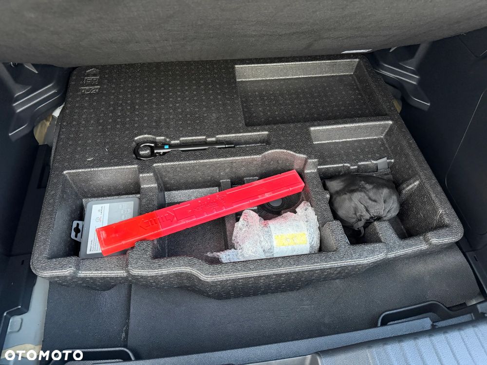 Toyota Yaris Cross Hybrid 1.5 Executive - 32