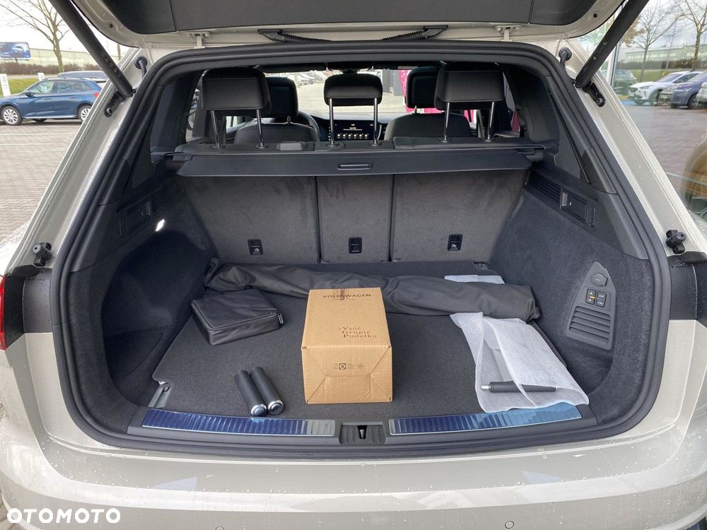 Volkswagen Touareg - 17