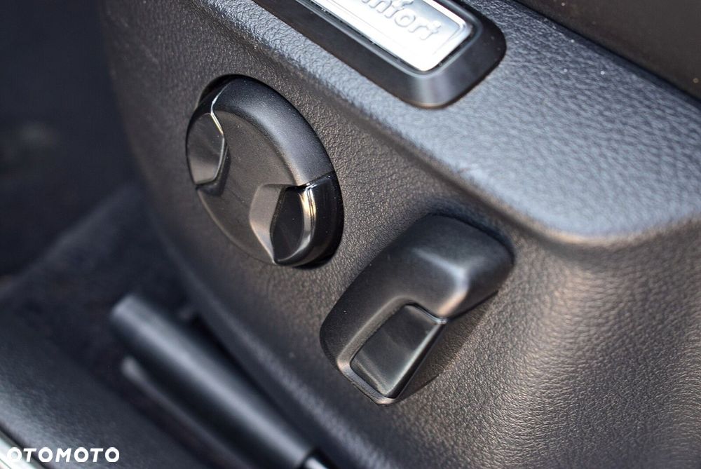 Volkswagen Passat - 12