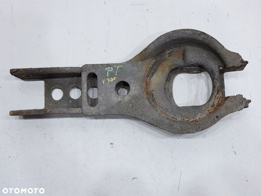 WAHACZ PRAWY TYŁ VOLVO V70 II - 2