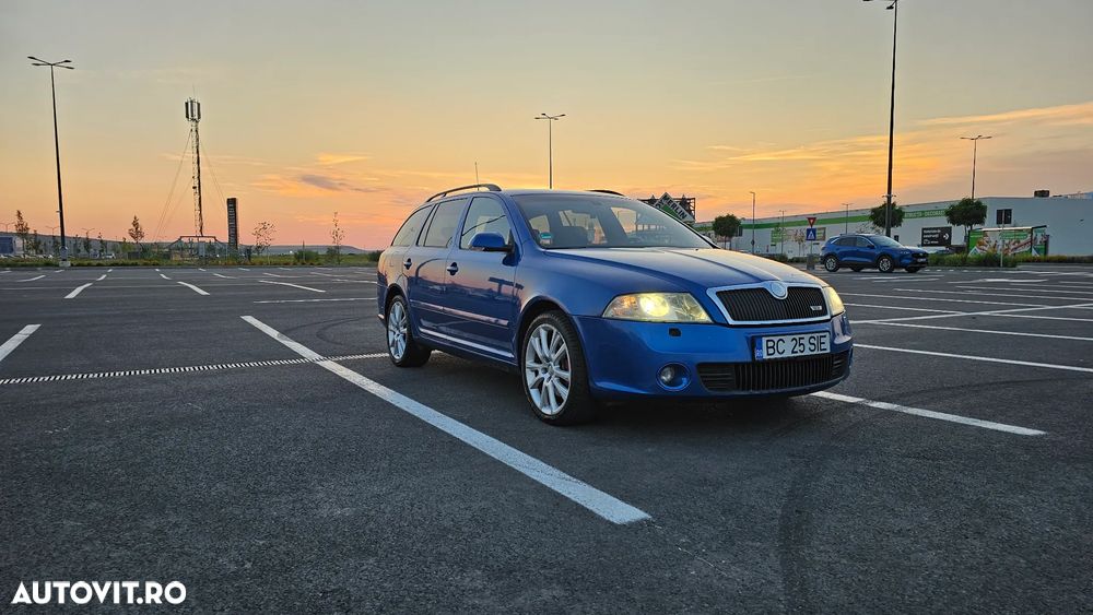 Skoda Octavia Combi 2.0 TDI RS - 18
