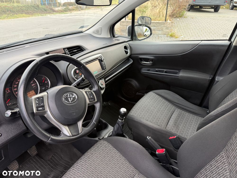 Toyota Yaris 1.33 Premium - 4