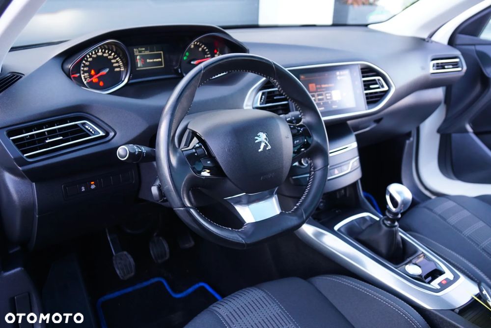 Peugeot 308 BlueHDi 130 Stop & Start Allure Business-Paket - 29