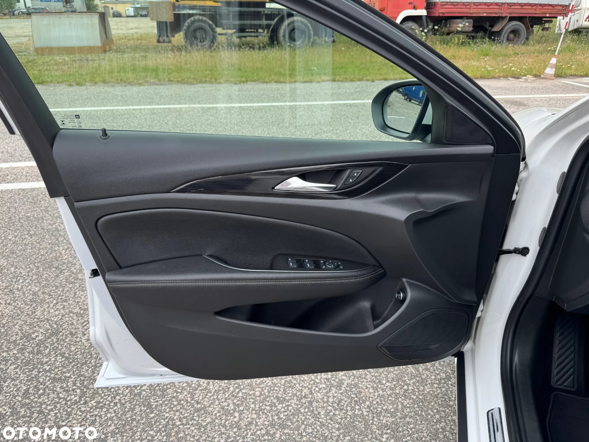 Opel Insignia Sports Tourer 2.0 Diesel Automatik Innovation - 25