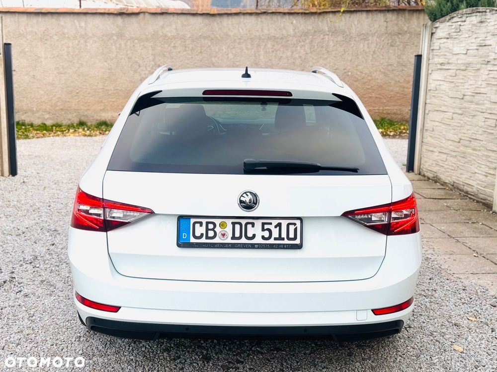 Skoda Superb Combi 2.0 TDI DSG Premium Edition - 18