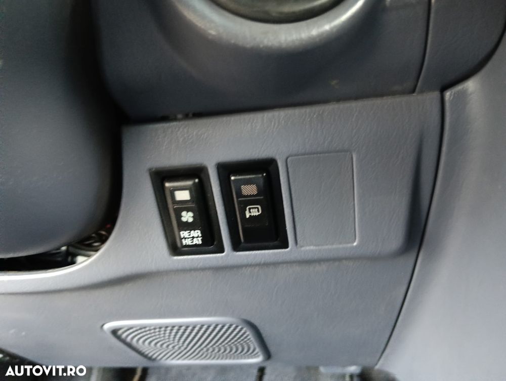 Toyota Land Cruiser 90 TD4-D - 28