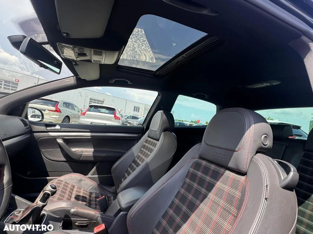 Volkswagen Golf 2.0 FSI GTI 30 Edition - 22