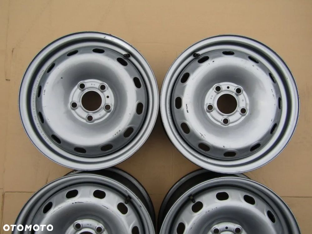 4x Felgi 16 Renault Trafic III Opel Vivaro II 6j 5x114,3 ET50 - 4