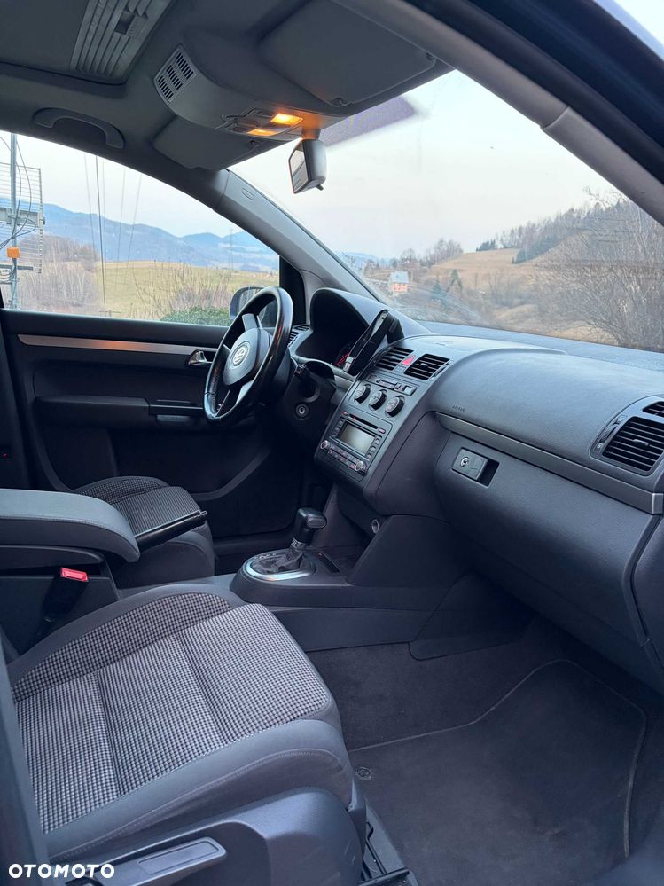 Volkswagen Touran - 6