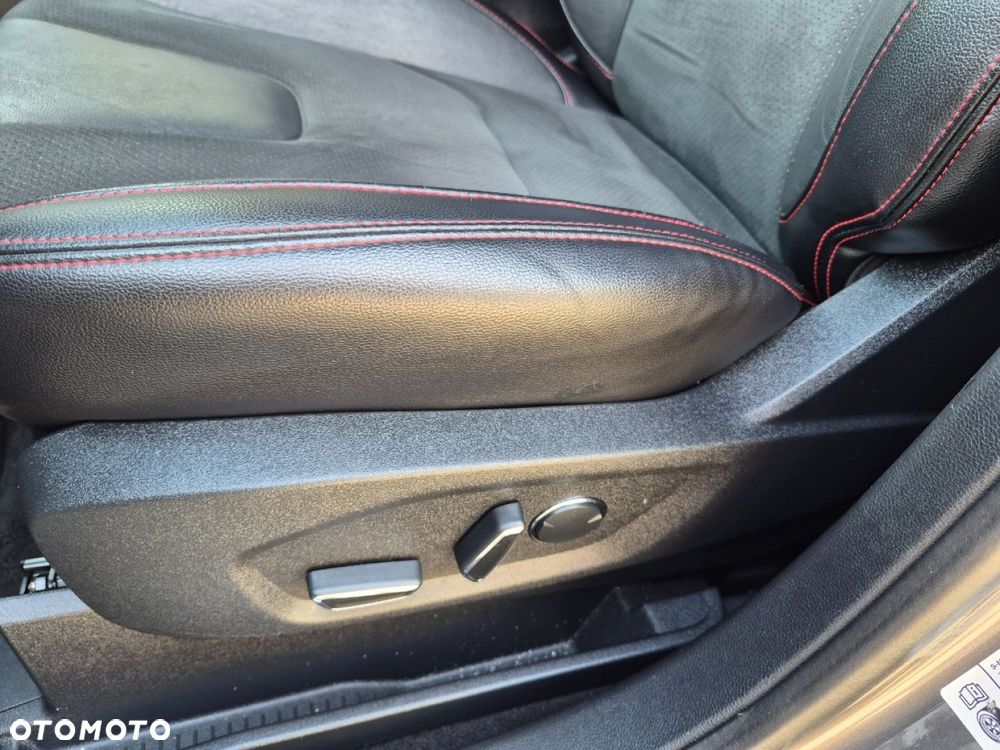Ford S-Max - 21