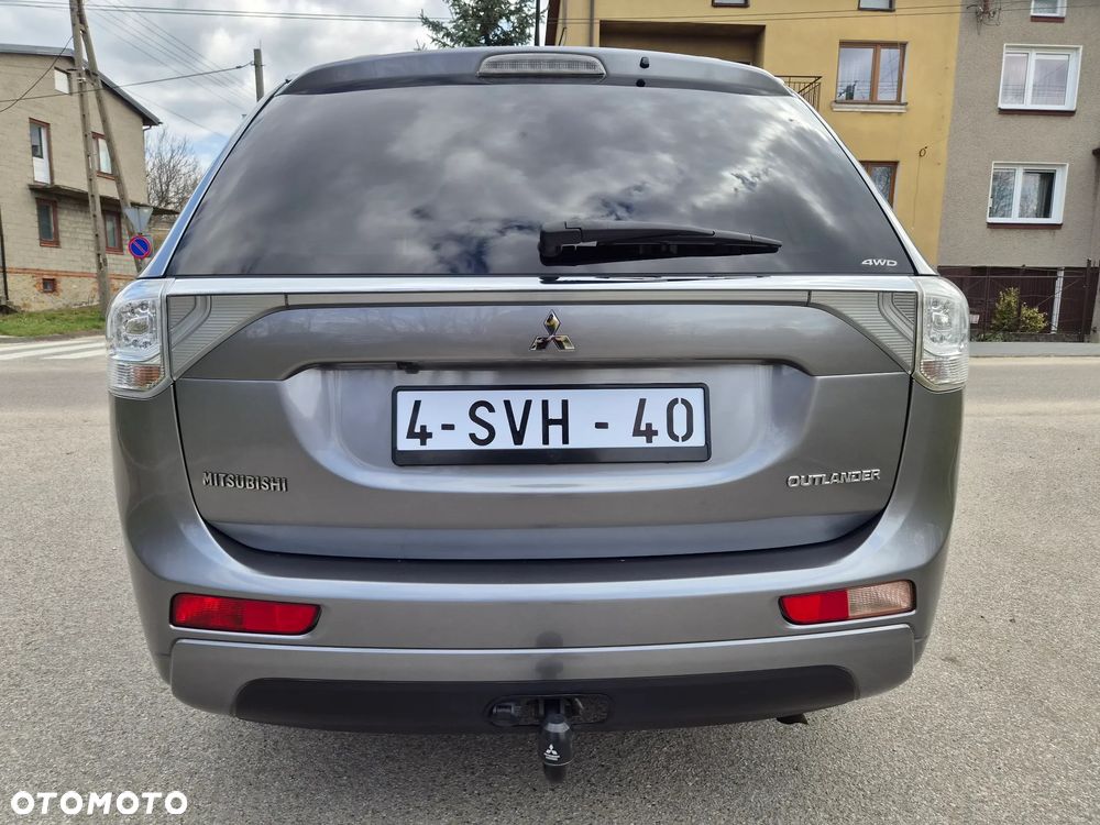 Mitsubishi Outlander - 12