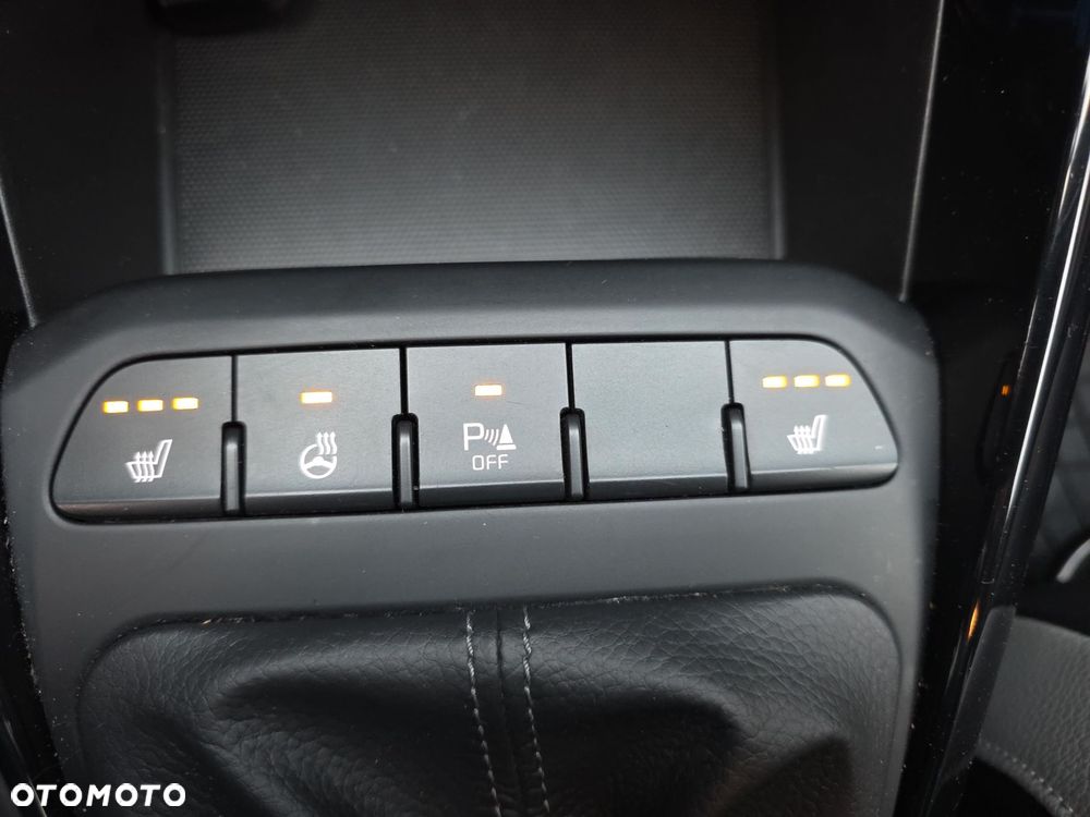 Kia Stonic 1.2 L Business Line - 23