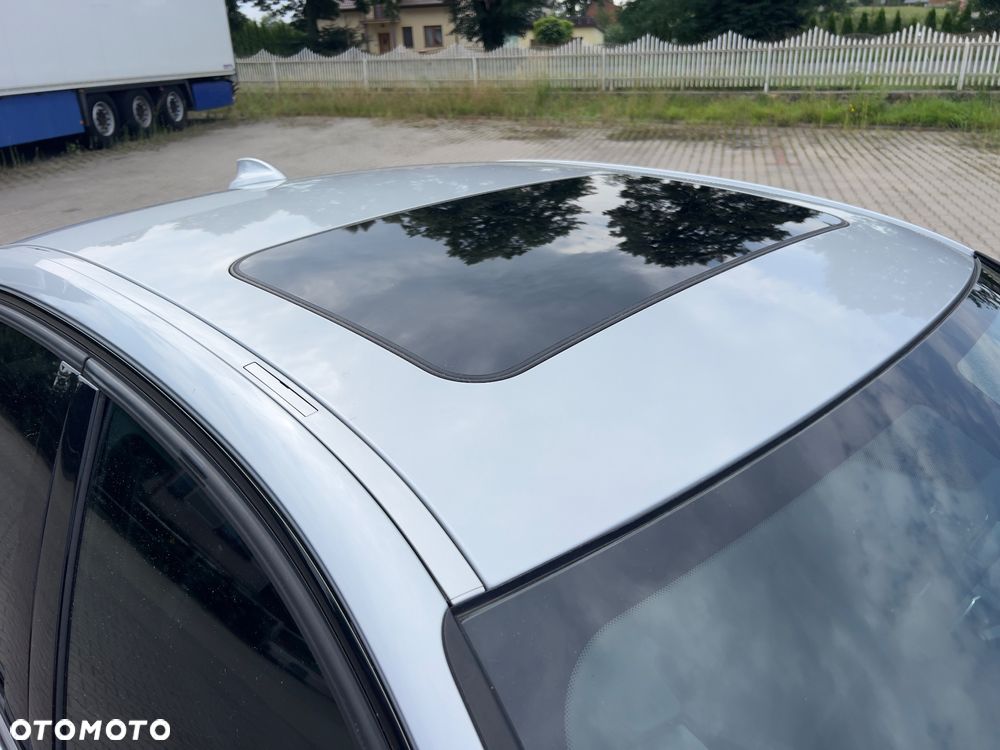 BMW Seria 3 335i Sport-Aut Luxury Line - 33