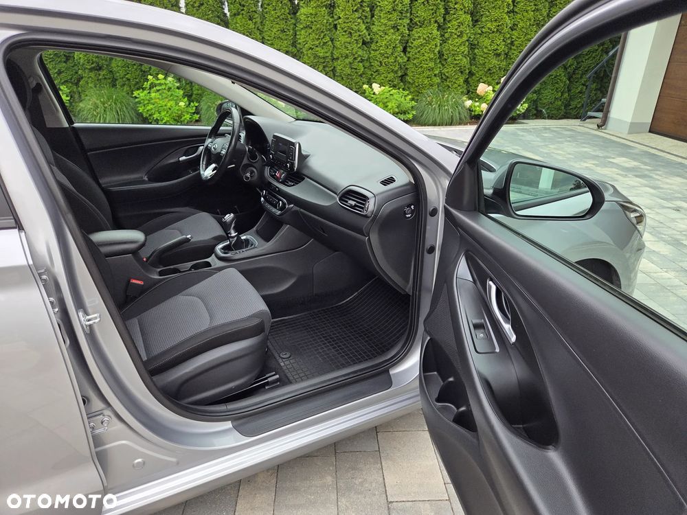 Hyundai i30 1.5 DPI Classic + - 10
