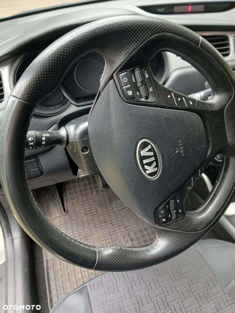 Kia Ceed - 9
