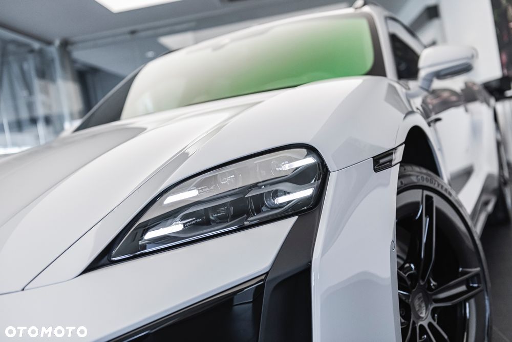 Porsche Taycan - 4
