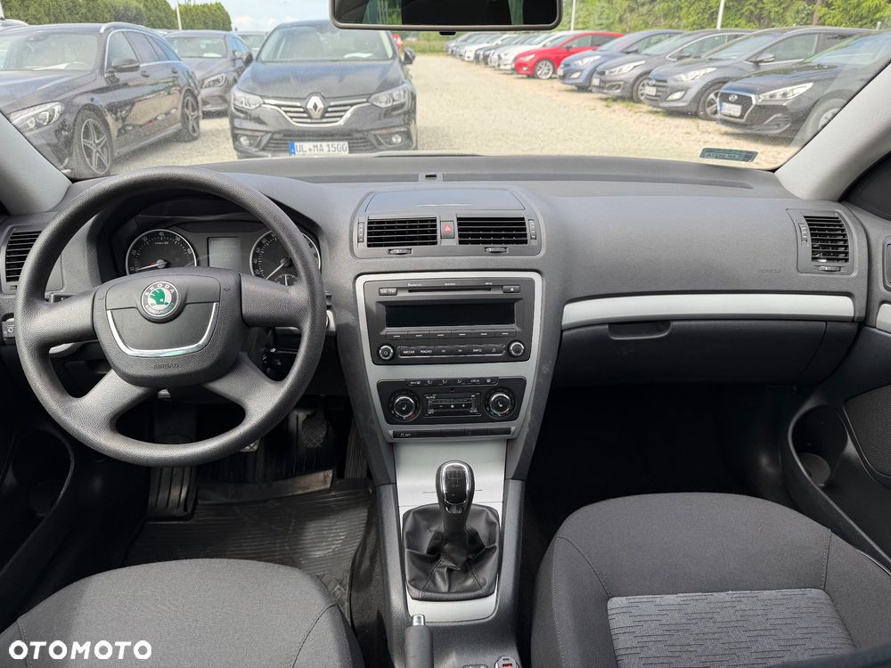 Skoda Octavia 1.6 Elegance - 25