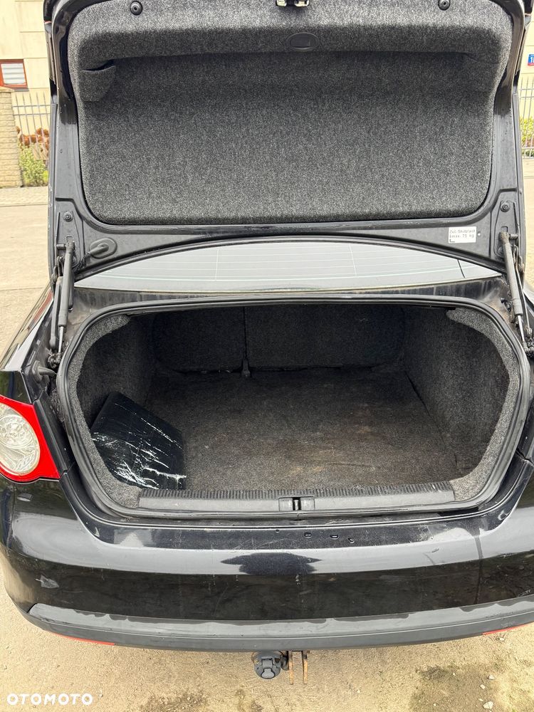 Volkswagen Jetta 1.9 TDI Trendline - 7