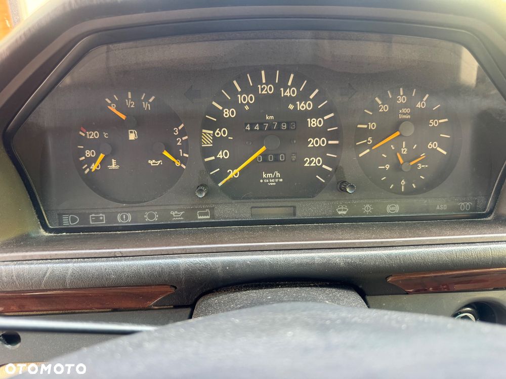 Mercedes-Benz W124 (1984-1993) - 21